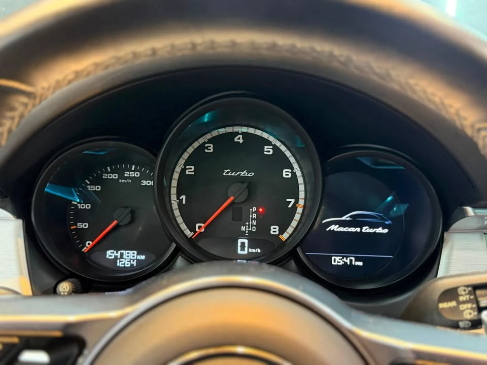 2016 Porsche Macan Turbo - Image 12 of 20