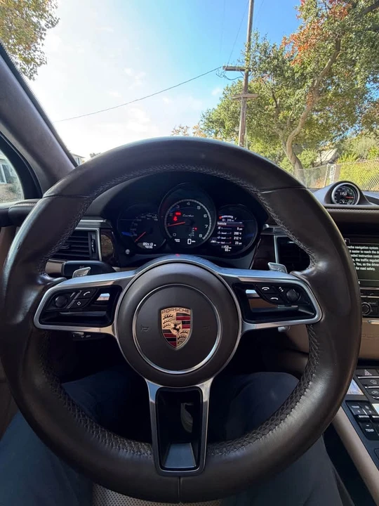 2016 Porsche Macan Turbo - Image 14 of 15