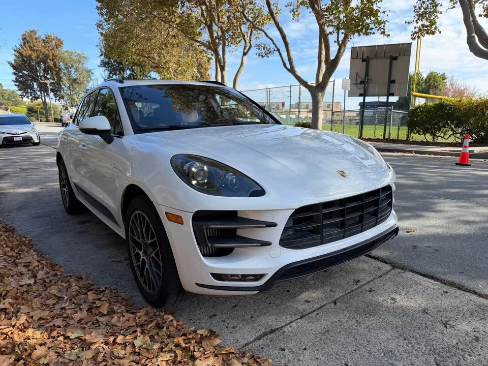 2016 Porsche Macan Turbo - Image 4 of 15