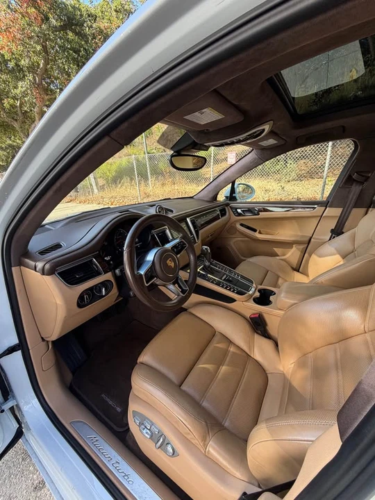 2016 Porsche Macan Turbo - Image 13 of 15