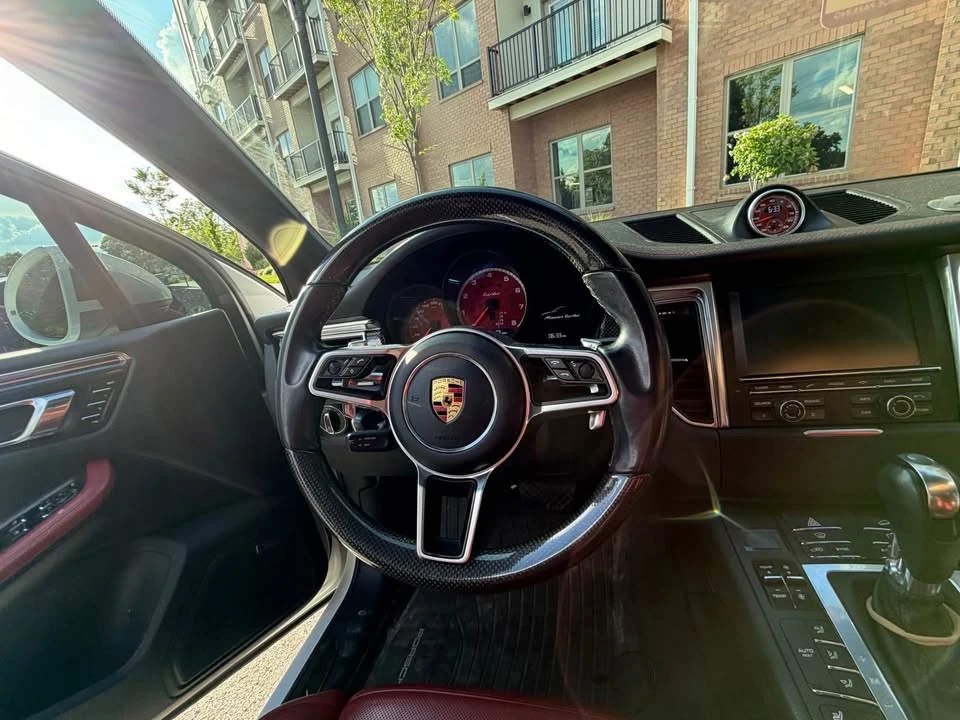 2016 Porsche Macan Turbo - Image 6 of 6