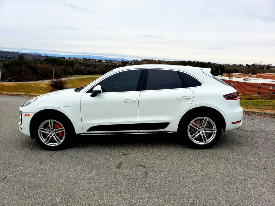 2016 Porsche Macan Turbo - Image 8 of 26