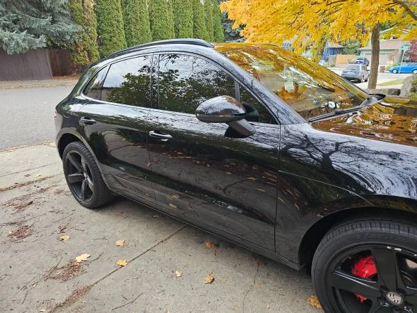 2016 Porsche Macan Turbo - Image 18 of 21