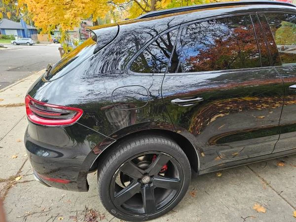 2016 Porsche Macan Turbo - Image 16 of 21