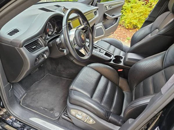 2016 Porsche Macan Turbo - Image 20 of 21