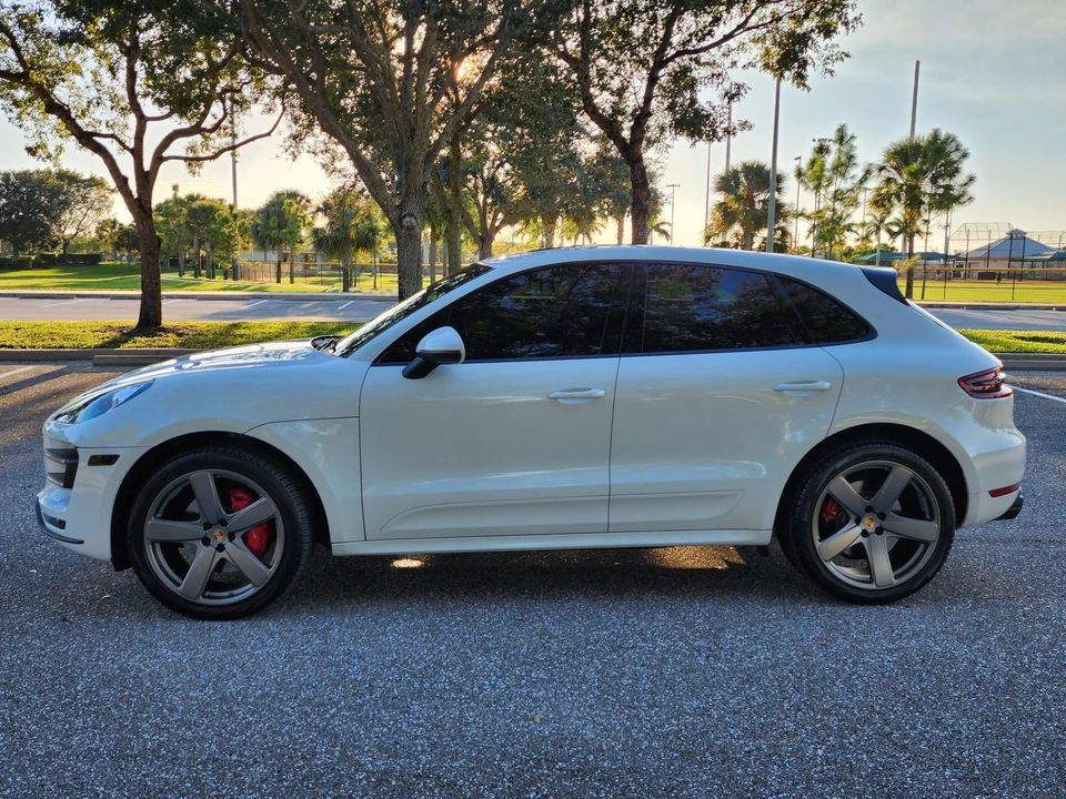 2016 Porsche Macan Turbo - Image 3 of 31