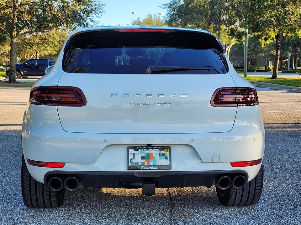 2016 Porsche Macan Turbo - Image 6 of 31