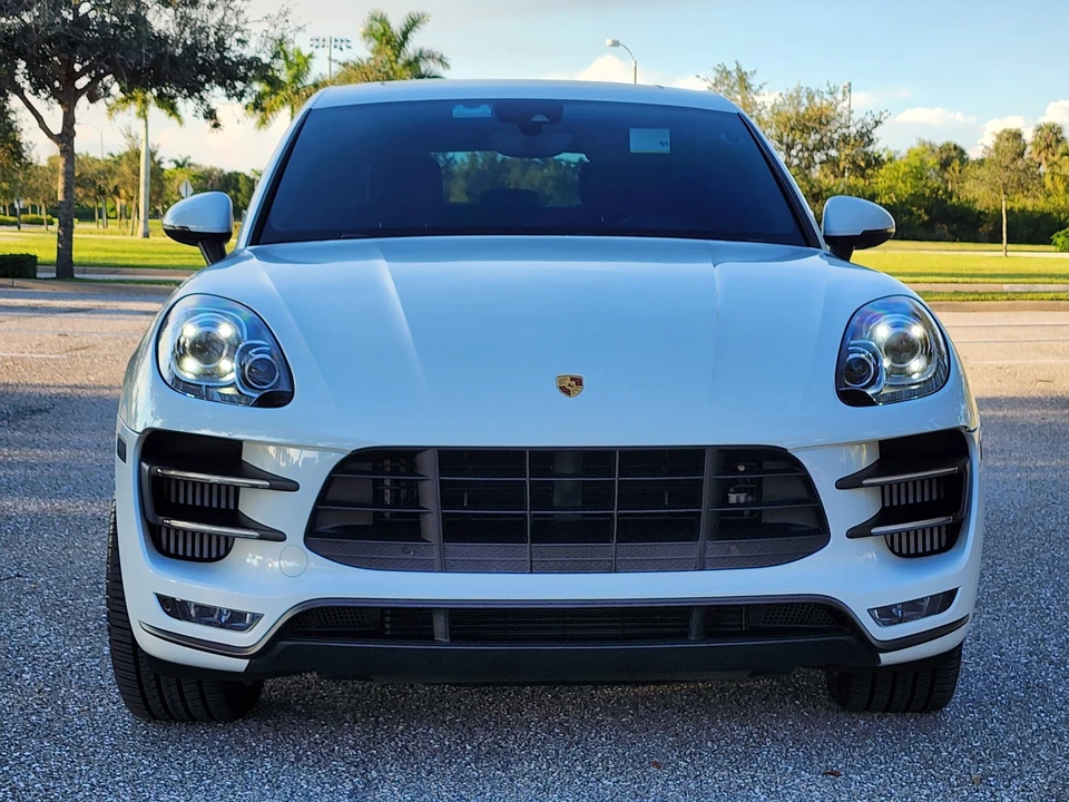 2016 Porsche Macan Turbo - Image 9 of 31