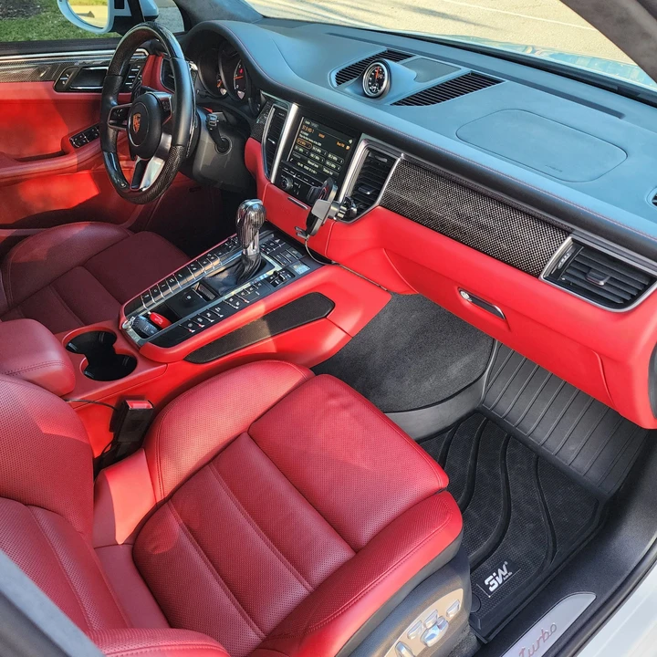 2016 Porsche Macan Turbo - Image 18 of 31