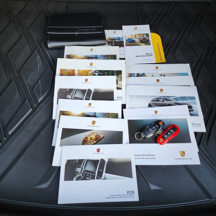 2016 Porsche Macan Turbo - Image 24 of 31