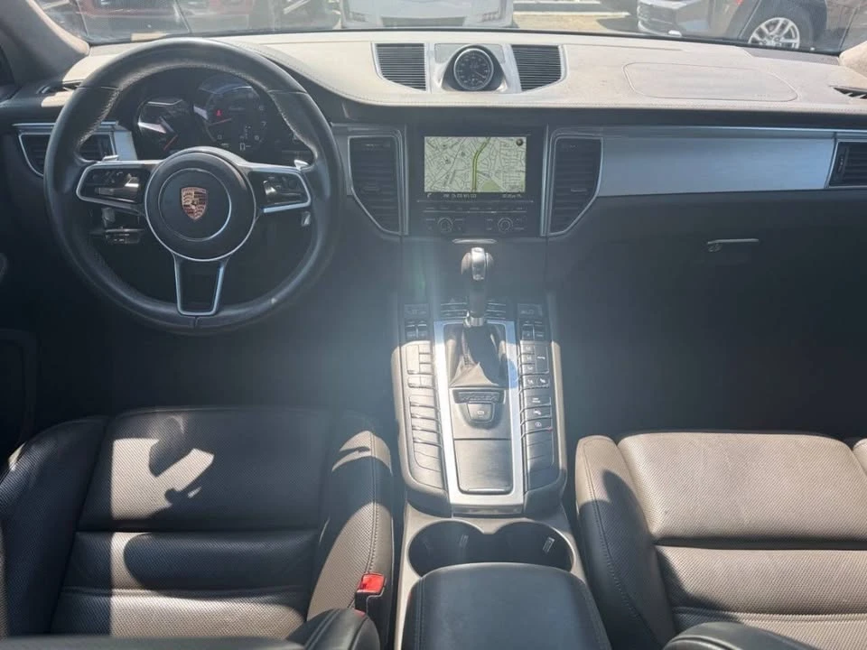 2016 Porsche Macan Turbo - Image 16 of 19