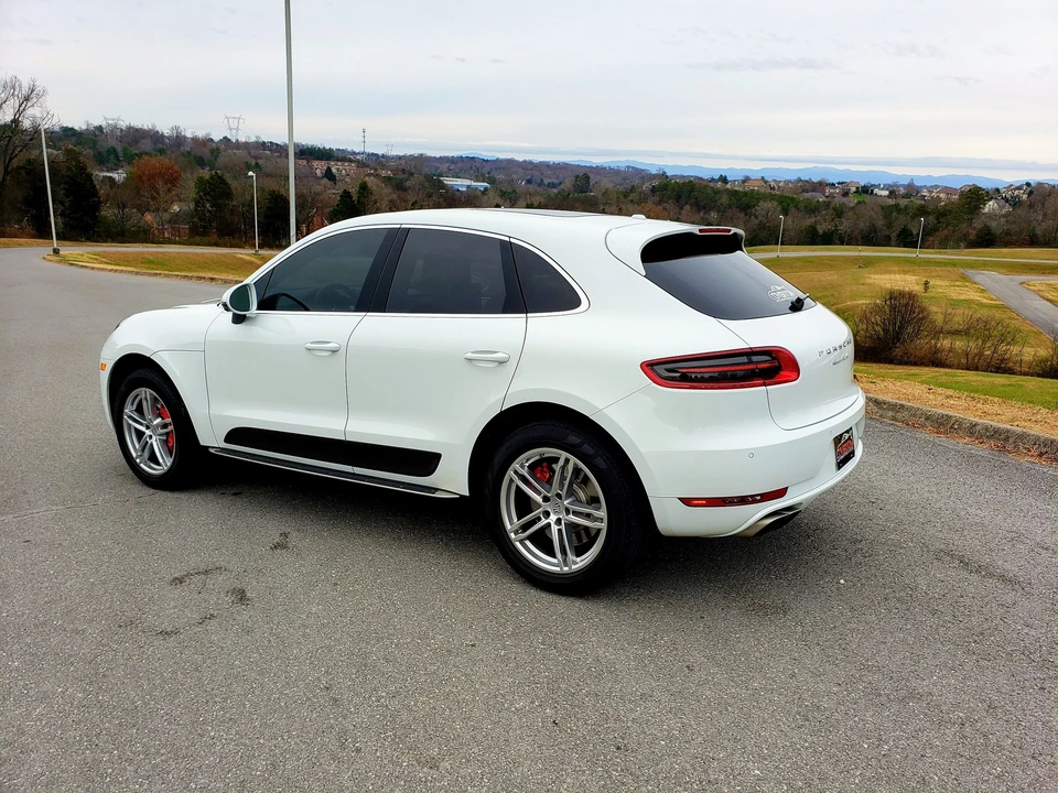2016 Porsche Macan Turbo - Image 7 of 25