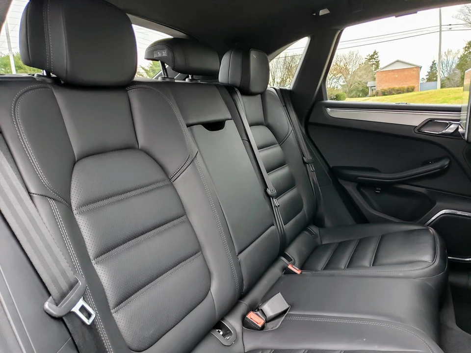 2016 Porsche Macan Turbo - Image 13 of 25