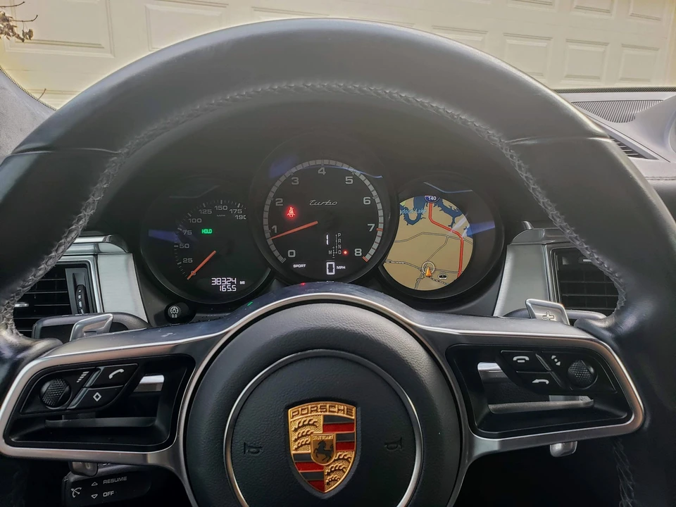 2016 Porsche Macan Turbo - Image 12 of 25