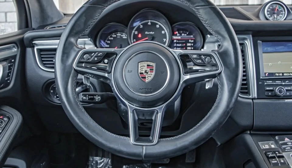 2016 Porsche Macan Turbo - Image 10 of 18