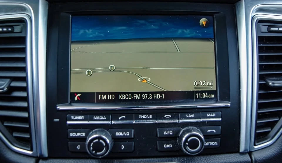 2016 Porsche Macan Turbo - Image 13 of 18