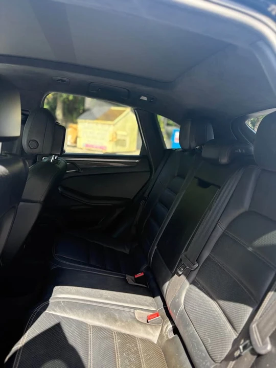 2016 Porsche Macan Turbo - Image 10 of 13