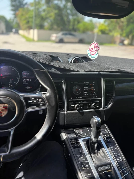 2016 Porsche Macan Turbo - Image 12 of 13