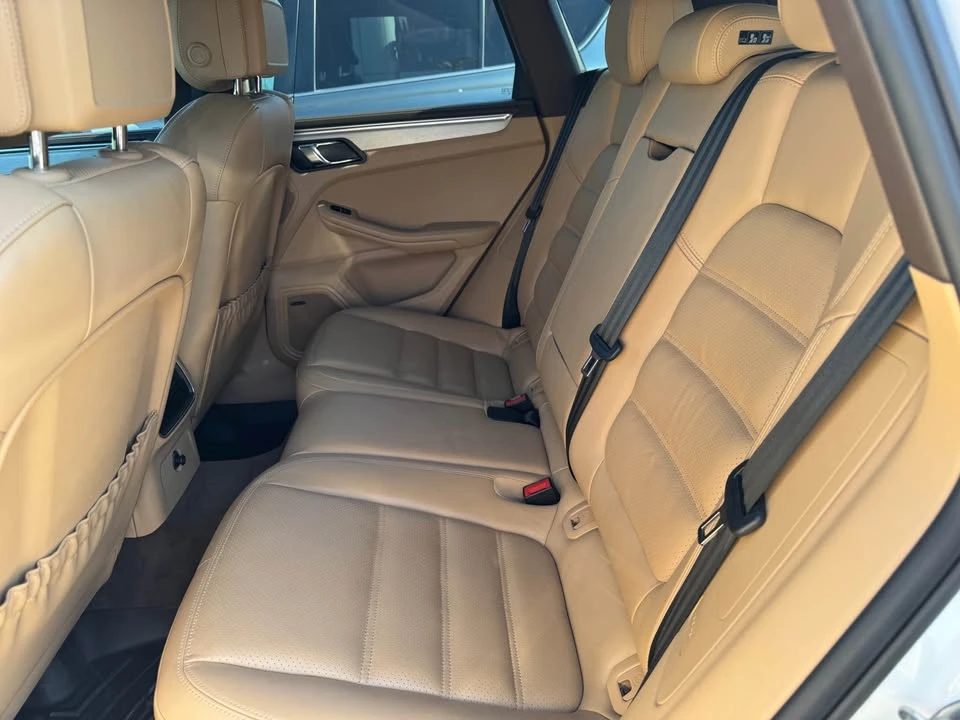 2016 Porsche Macan Turbo - Image 5 of 5