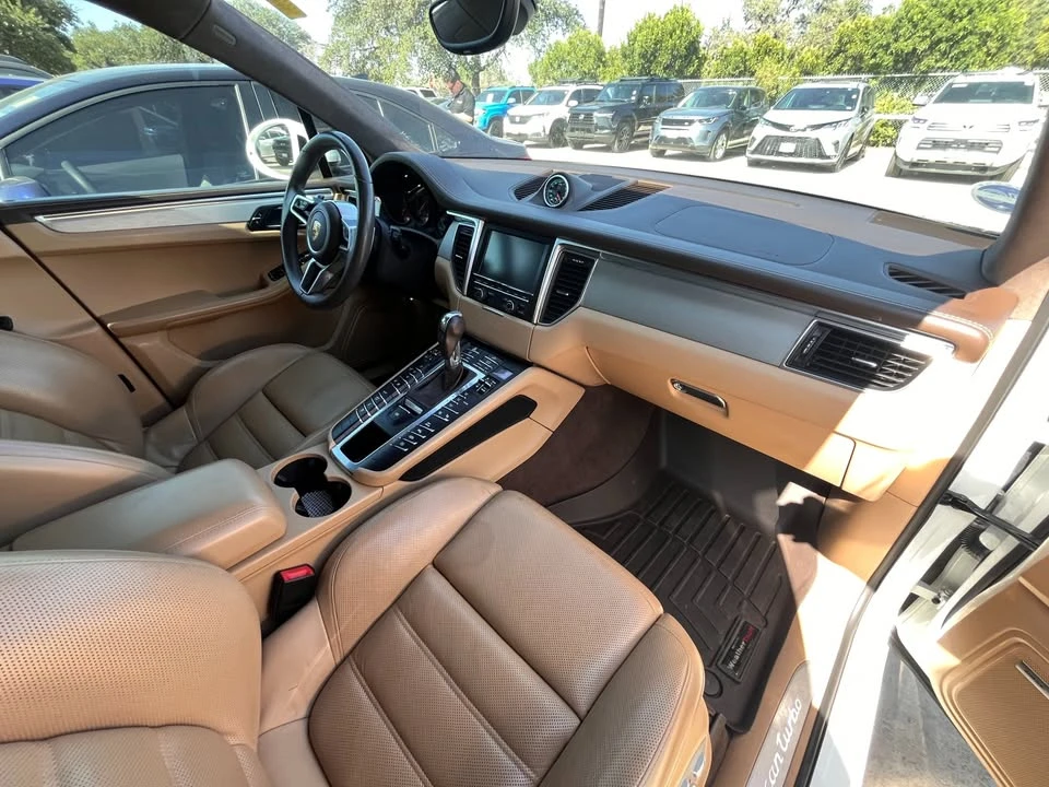 2016 Porsche Macan Turbo - Image 7 of 11