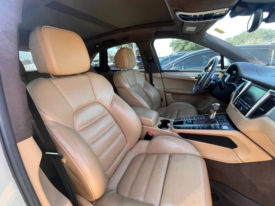 2016 Porsche Macan Turbo - Image 8 of 11