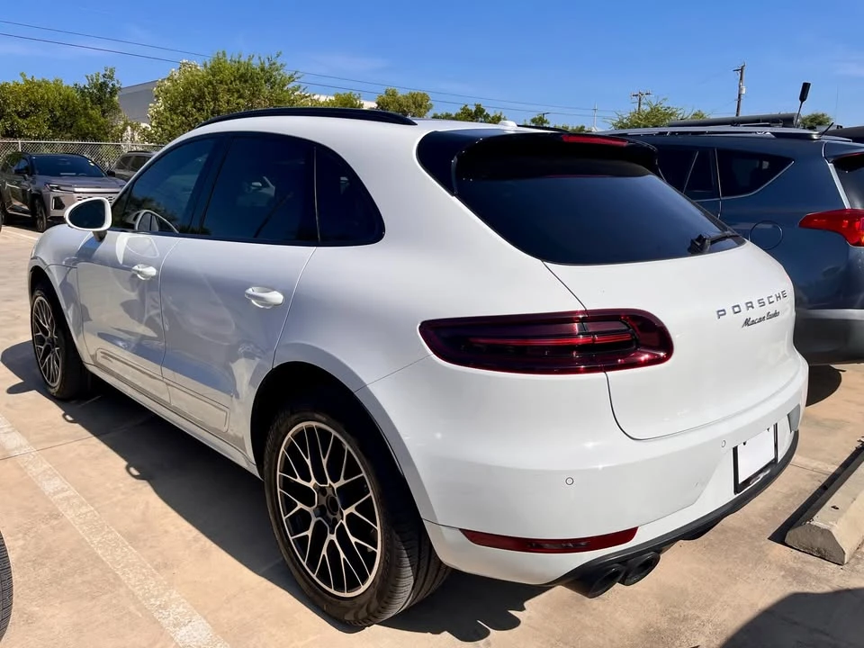 2016 Porsche Macan Turbo - Image 2 of 11