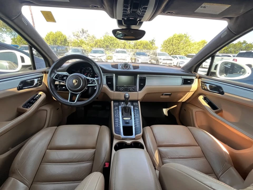 2016 Porsche Macan Turbo - Image 10 of 11