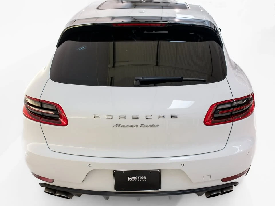 2016 Porsche Macan Turbo - Image 3 of 10