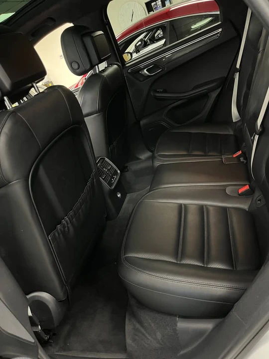 2016 Porsche Macan Turbo - Image 9 of 11