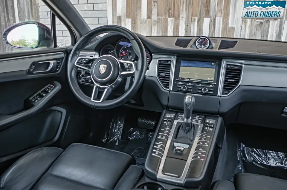 2016 Porsche Macan Turbo - Image 11 of 18