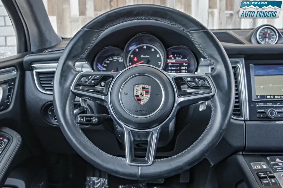 2016 Porsche Macan Turbo - Image 9 of 18