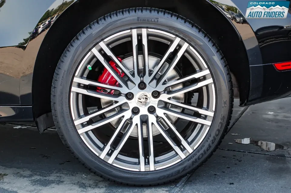 2016 Porsche Macan Turbo - Image 15 of 18