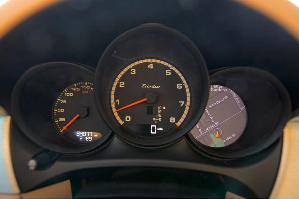 2016 Porsche Macan Turbo - Image 14 of 20