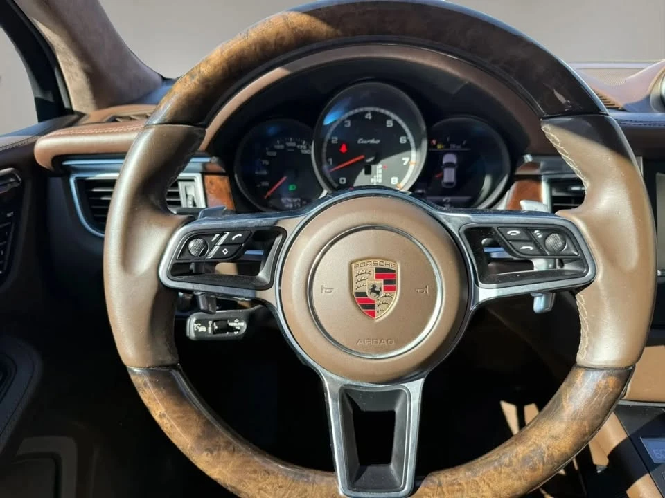 2016 Porsche Macan Turbo - Image 15 of 17