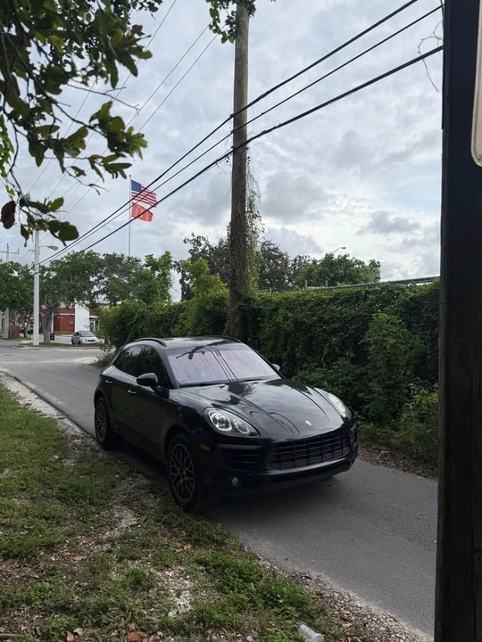 2016 Porsche Macan Turbo - Image 3 of 9