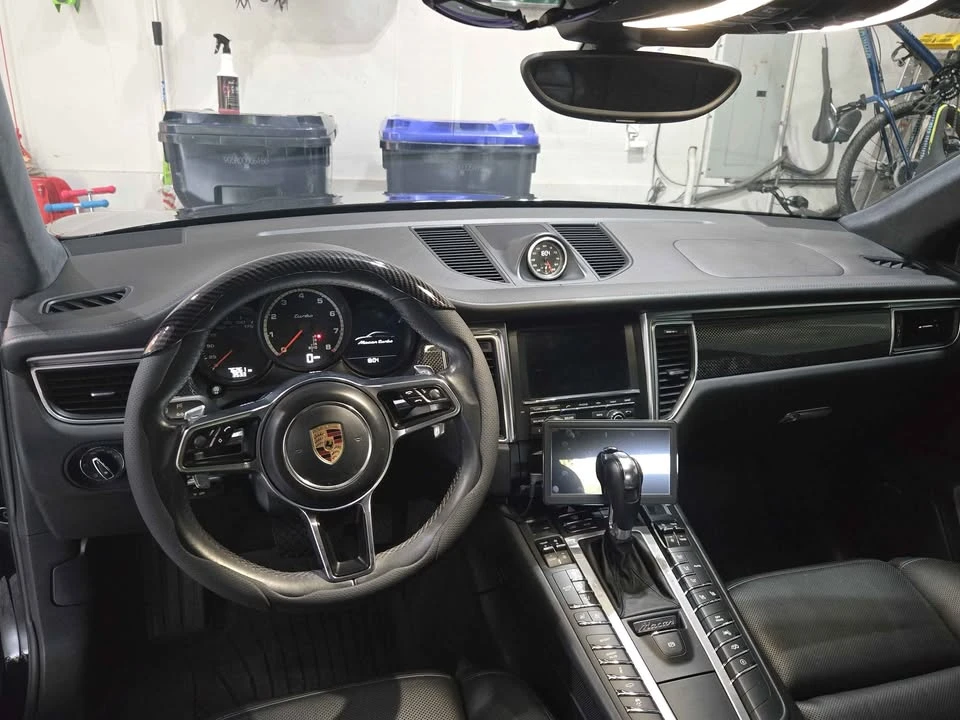 2016 Porsche Macan Turbo - Image 9 of 20