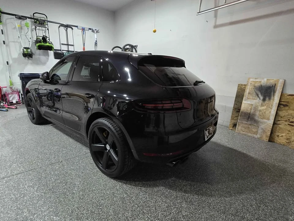 2016 Porsche Macan Turbo - Image 17 of 20