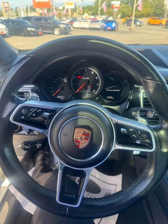 2016 Porsche Macan Turbo - Image 6 of 11
