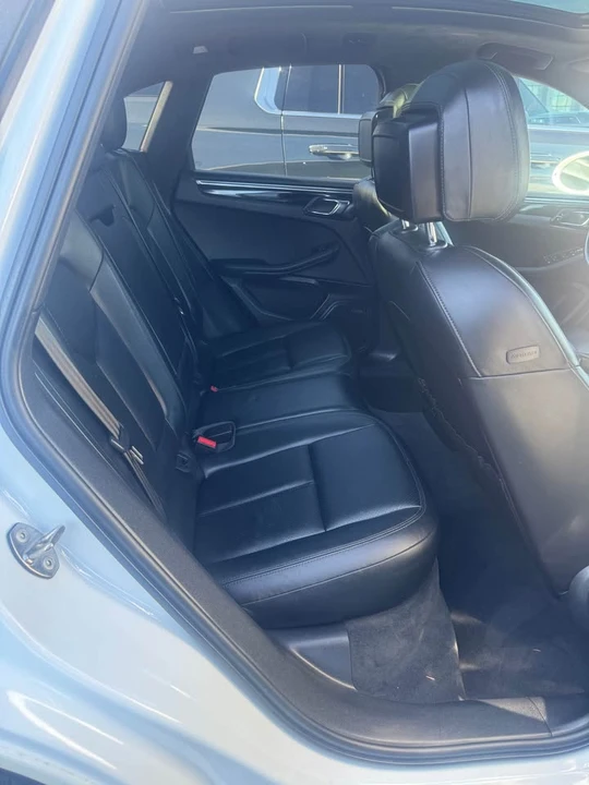 2016 Porsche Macan Turbo - Image 7 of 11