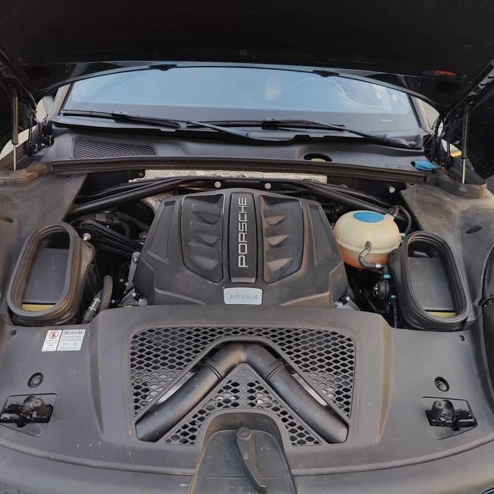 2016 Porsche Macan Turbo - Image 10 of 10