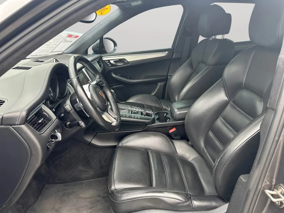 2016 Porsche Macan Turbo - Image 9 of 12