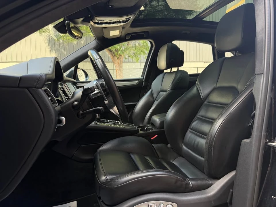 2016 Porsche Macan Turbo - Image 14 of 20