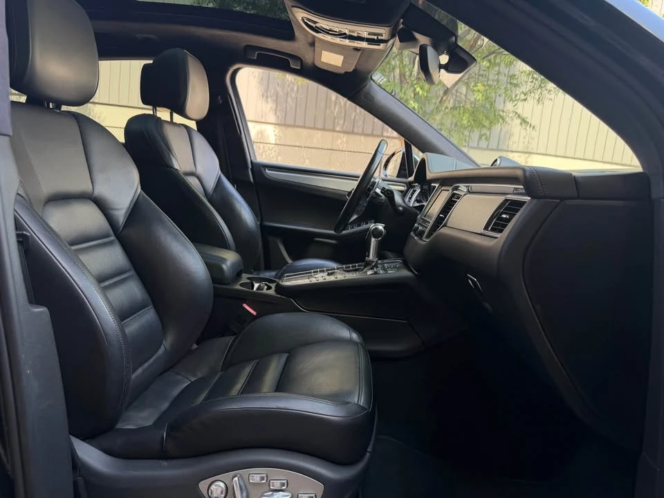 2016 Porsche Macan Turbo - Image 15 of 20
