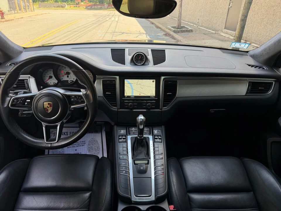 2016 Porsche Macan Turbo - Image 9 of 20