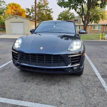 2016 Porsche Macan Turbo Sport Utility 4D