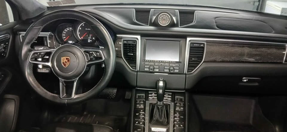 2016 Porsche Macan Turbo - Image 9 of 15