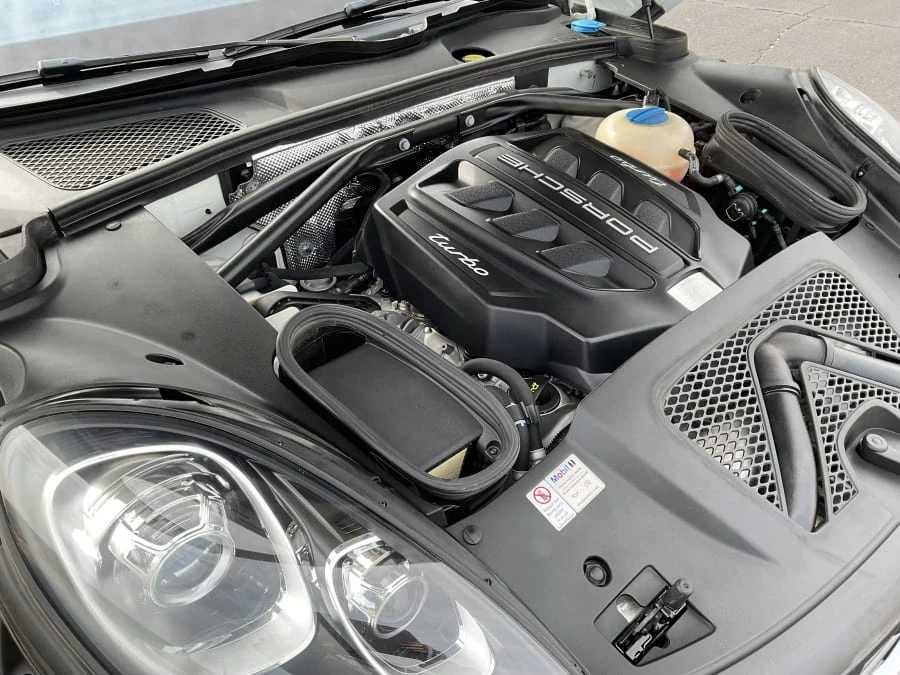 2016 Porsche Macan Turbo - Image 12 of 12