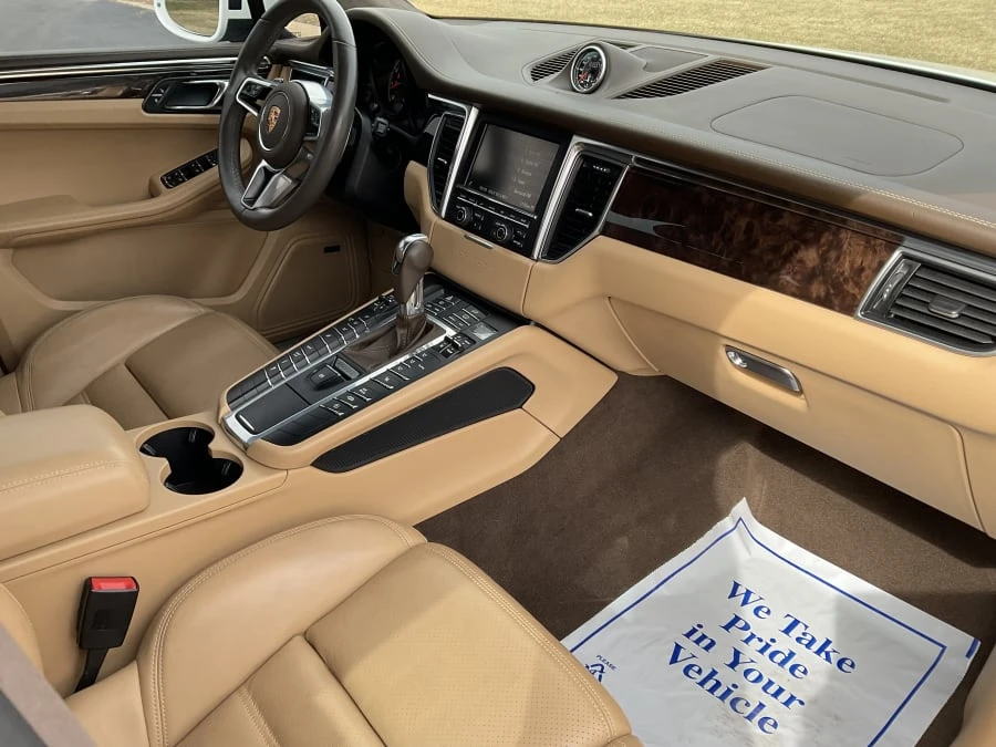 2016 Porsche Macan Turbo - Image 10 of 12