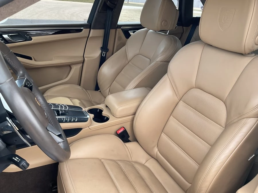 2016 Porsche Macan Turbo - Image 5 of 12