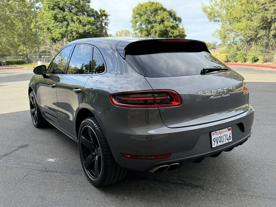 2016 Porsche Macan Turbo - Image 9 of 31